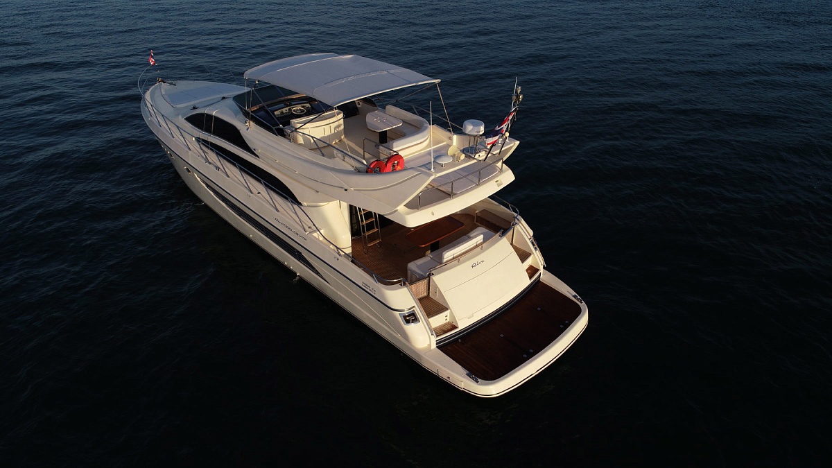 Аренда яхты Riva 70 Dolce Vita Aria Blue на Пхукете